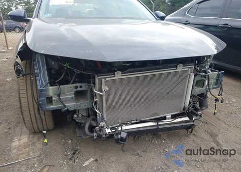 2024 Honda Accord Hybrid Touring z USA, uszkodzony, nr VIN 1HGCY2F8XRA043929